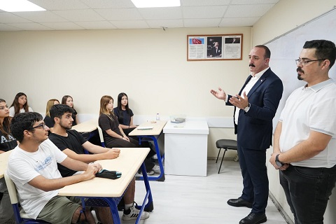 Başkan Kotan Etüt Merkezi’nde Gençlerle Buluştu