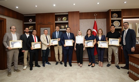 Rektör Özkan, Buluşlarıyla Ödül Alan Öğretim Üyelerini Tebrik Etti