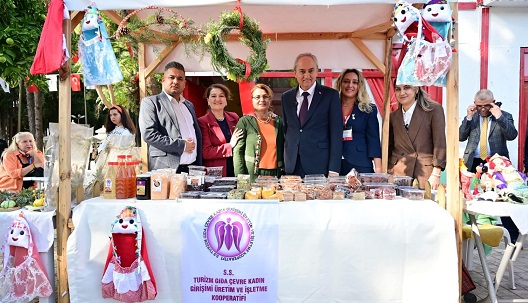 Kepez’de Üreten Kadınlar Dokumapark’ta buluştu