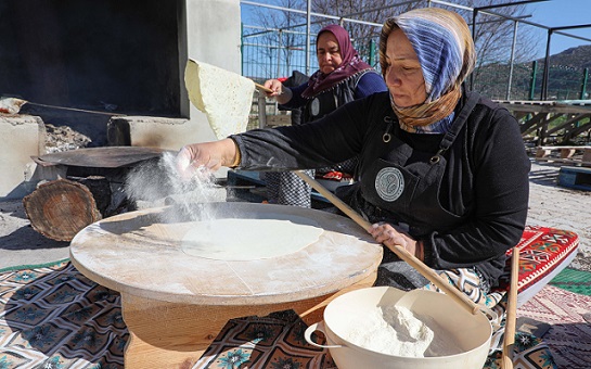 ATASEM’de Kadın emeği üretim, üretim kazanç sağlıyor