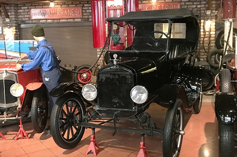 Peaky Blinders’ın klasik otomobilleri Rahmi M. Koç Müzesi’nde