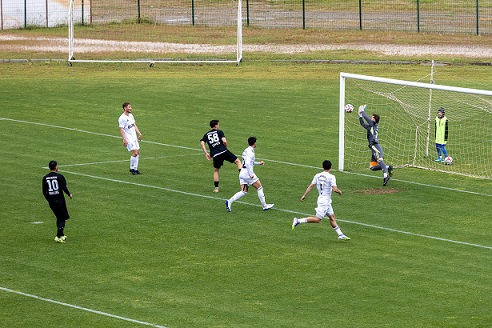 Manavgat Belediyespor, Oğuzhanspor’u 1-0 mağlup etti