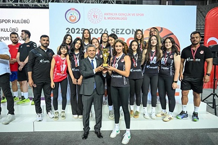 Antalya’da Sporun Yıldızları Ödüllendirildi