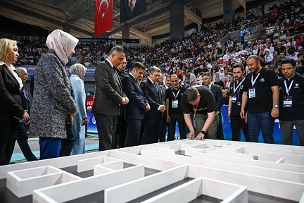Antalya’da robotlar yarışıyor
