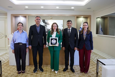 Çevre ödülü Başkan Vekili Büşra Özdemir’e takdim edildi