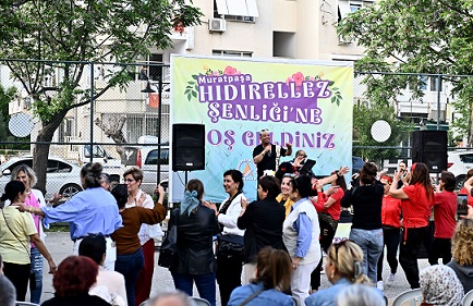 Muratpaşa’da 100 kişilik halk müziği şöleni