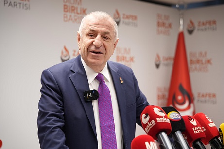 Ümit Özdağ, “Yazdığım Kitapları Üst Üste Koysak Muharrem Bey’in Boyundan Bile Uzun Oluyor”