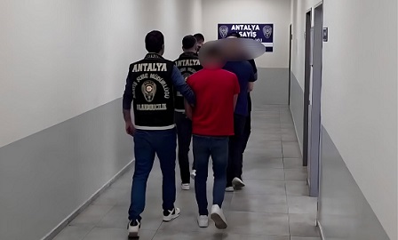 Antalya’da 1,2 milyon liralık dolandırıcılığa 4 tutuklama