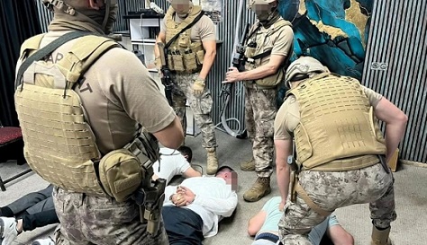 Antalya’da Suç Örgütü Operasyonu:63 Şüpheli Gözaltına Alındı 200 Milyona El Konuldu