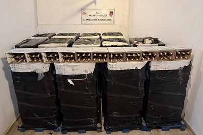 Kemer’de Binlerce litre kaçak alkol ve sahte içki ele geçirildi