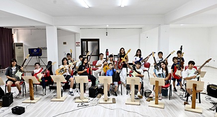 Antalya Muratpaşa’da yaz sanat kurslarıyla renkleniyor