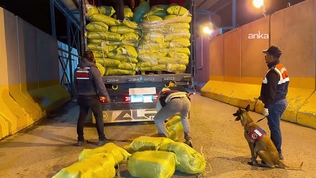 Van’da Düzenlenen Operasyonda 333 Kilogram Skunk Uyuşturucu Maddesi Ele Geçirildi