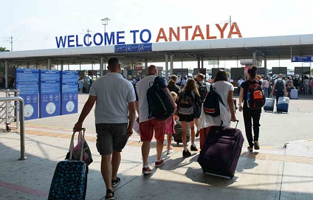 Güneş, deniz, Antalya: 8 ayda 11 milyon turist