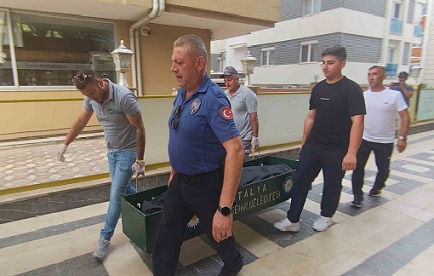 Antalya’da Rus uyruklu turist konakladığı otelin koridorunda ölü bulundu