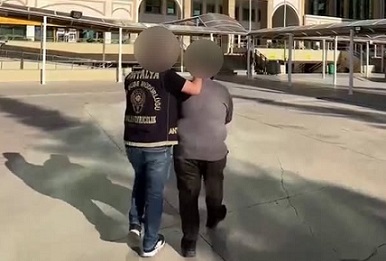 Antalya’da 1,2 Milyarlık Çek Vurgunu!