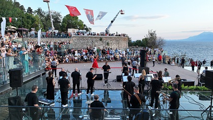 Antalya’da 2 bin yıllık atmosferde sanat ve manzara buluştu