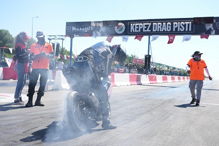 Hız Tutkunları Kepez’de Buluştu: Moto Drag Başladı