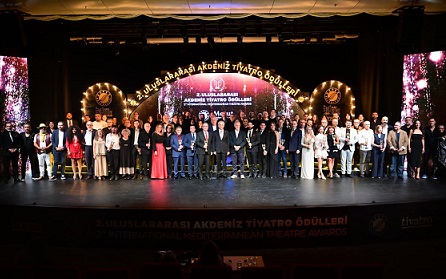 Tiyatro Sanatına Katkı Sunan İsimler Antalya’da Ödüllendirildi
