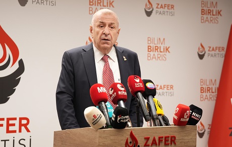 Ümit Özdağ, “PKK Silah Bırakmayacak, Silahlarının Yerini Değiştirecek”