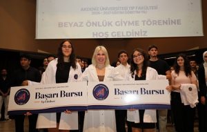Antaalya’da 330 Hekim Adayı Beyaz Önlük Heyecanı Yaşadı